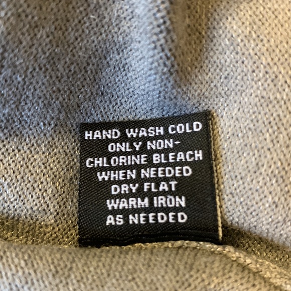 Gray Cardigan Sweater with Gold Toggle Front Size Large but fits closer to Med - Picture 8 of 8